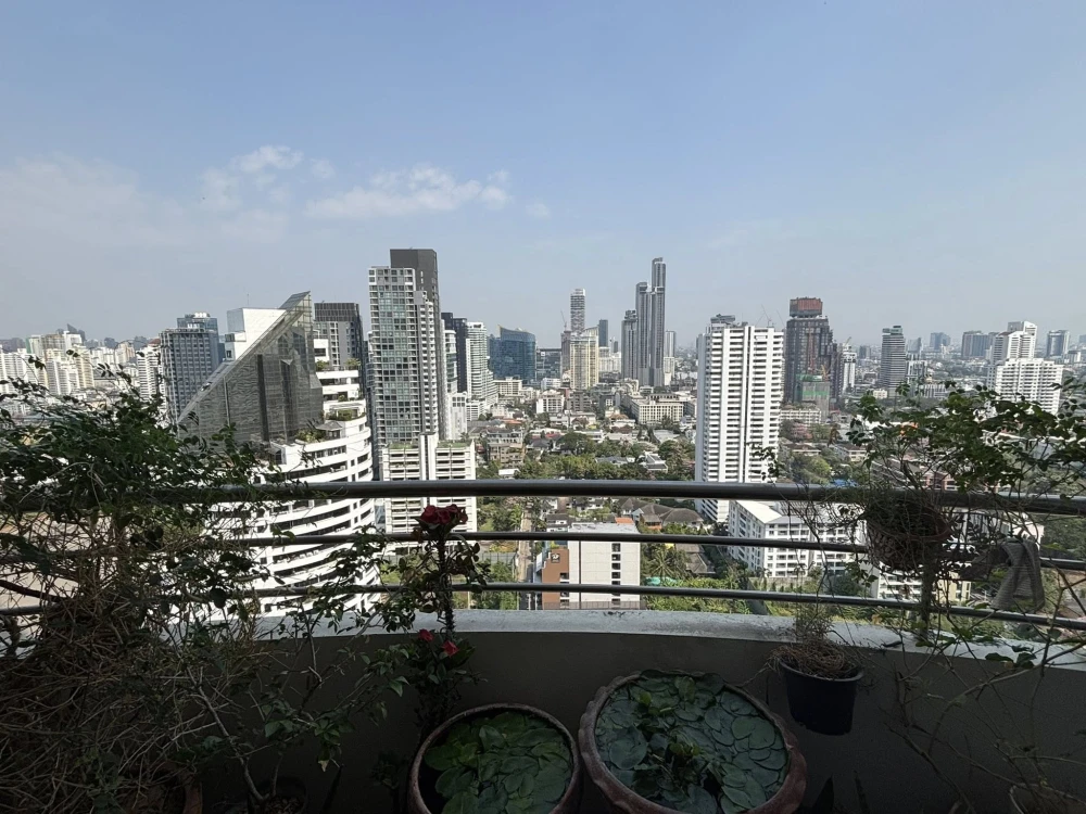 ให้เช่า ท็อป วิว ทาวเวอร์ สุขุมวิท 59 ชั้น 28 วิวสวย ห้องกว้างมาก มี 3 ห้องนอน 2 ห้องน้ำ ไม่จองไม่ได้แล้ว