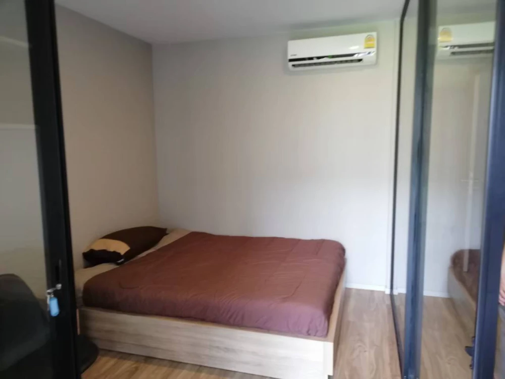 ให้เช่า บลอสซั่ม คอนโด สาทร-เจริญราษฎร์  ห้องพร้อมอยู่ เฟอร์พร้อม ชั้นสูง จองเลย