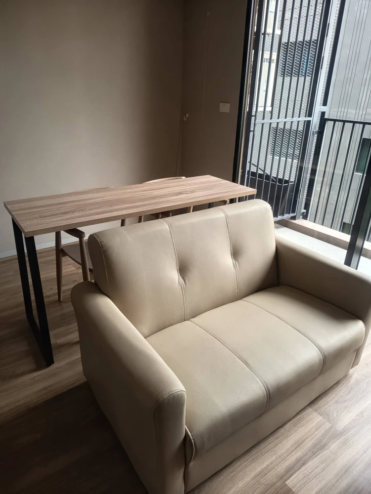 ให้เช่า บลอสซั่ม คอนโด สาทร-เจริญราษฎร์  ห้องพร้อมอยู่ เฟอร์พร้อม ชั้นสูง จองเลย