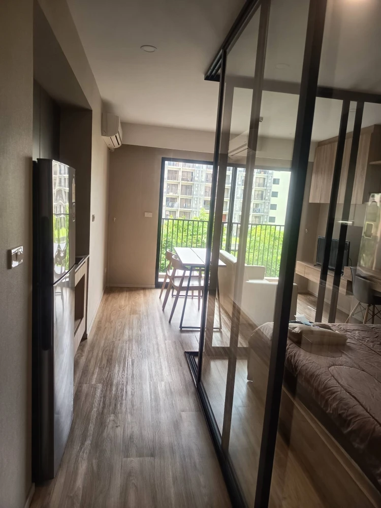 ให้เช่า บลอสซั่ม คอนโด สาทร-เจริญราษฎร์  ห้องพร้อมอยู่ เฟอร์พร้อม ชั้นสูง จองเลย