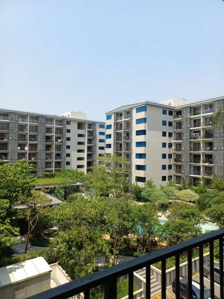 ให้เช่า บลอสซั่ม คอนโด สาทร-เจริญราษฎร์  ห้องพร้อมอยู่ เฟอร์พร้อม ชั้นสูง จองเลย