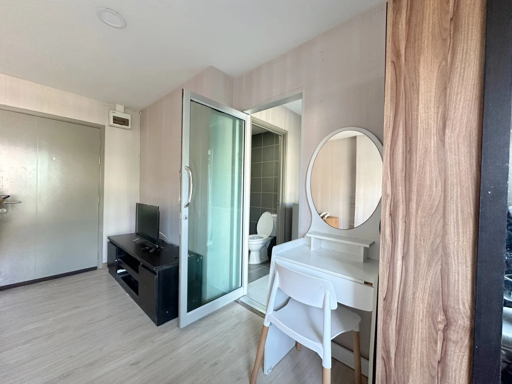 ให้เช่า บี คอนโด พหลโยธิน มีเครื่องใช้ไฟฟ้าครบครันหิ้วกระเป๋าเข้าอยู่ได้เลย