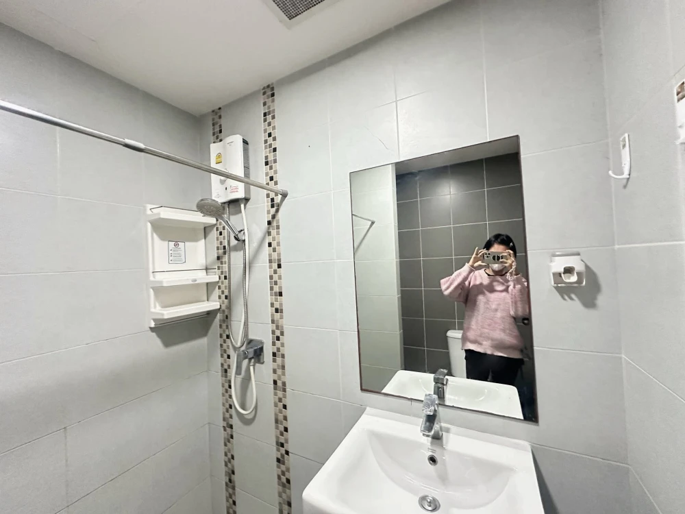 ให้เช่า บี คอนโด พหลโยธิน มีเครื่องใช้ไฟฟ้าครบครันหิ้วกระเป๋าเข้าอยู่ได้เลย