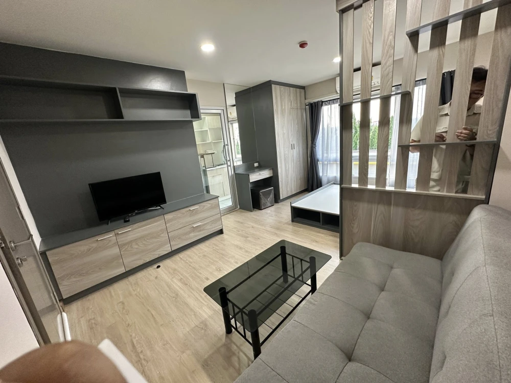 For rent: B Condo Phaholyothin, studio room, 1 bathroom, fully furnished with built-in furniture. Book now before it's too late!