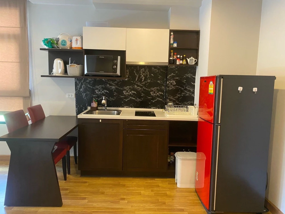 ให้เช่า บ้านนวธารา ชั้น 2 ติดสระว่ายน้ำ มีพื้นที่ส่วนตัวสามารถใช้ไปยังสระว่ายน้ำได้เลย ห้ามพลาด