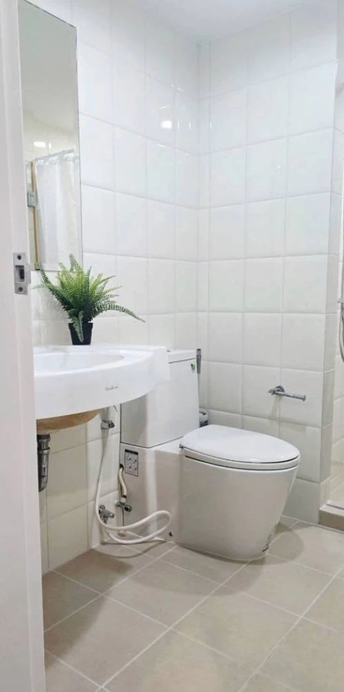 ให้เช่า บ้านนวธารา เฟอร์นิเจอร์และเครื่องใช้ไฟฟ้าครบ ทำเลดีสะดวก ติดสระว่ายน้ำ ต้องจัดแล้ว