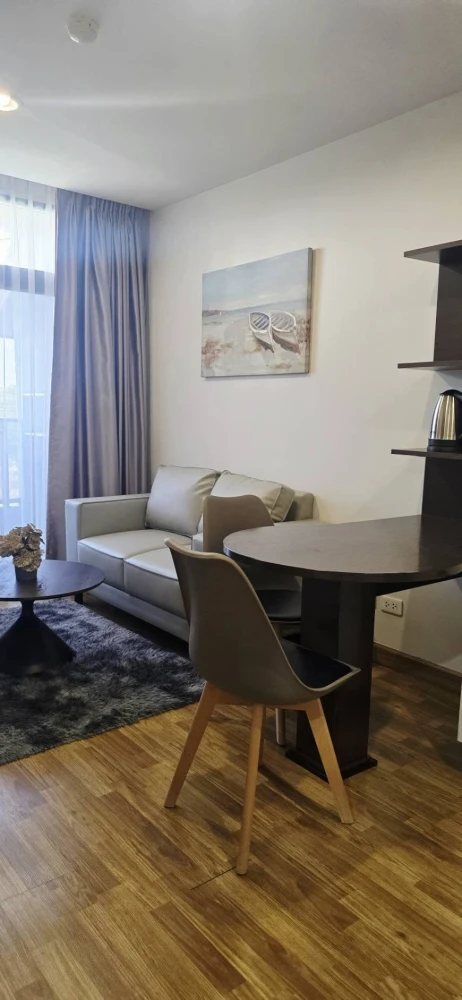 ให้เช่า บ้านนวธารา เฟอร์นิเจอร์และเครื่องใช้ไฟฟ้าครบ ทำเลดีสะดวก ติดสระว่ายน้ำ ต้องจัดแล้ว