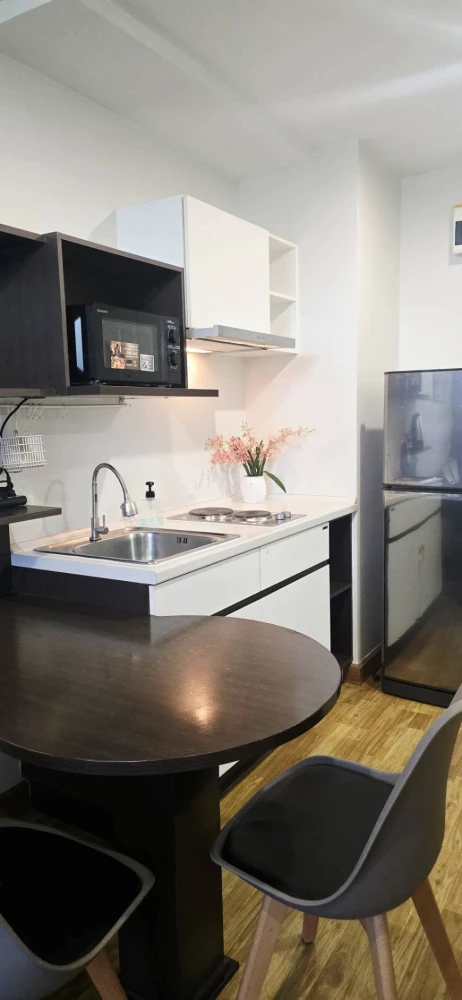 ให้เช่า บ้านนวธารา เฟอร์นิเจอร์และเครื่องใช้ไฟฟ้าครบ ทำเลดีสะดวก ติดสระว่ายน้ำ ต้องจัดแล้ว