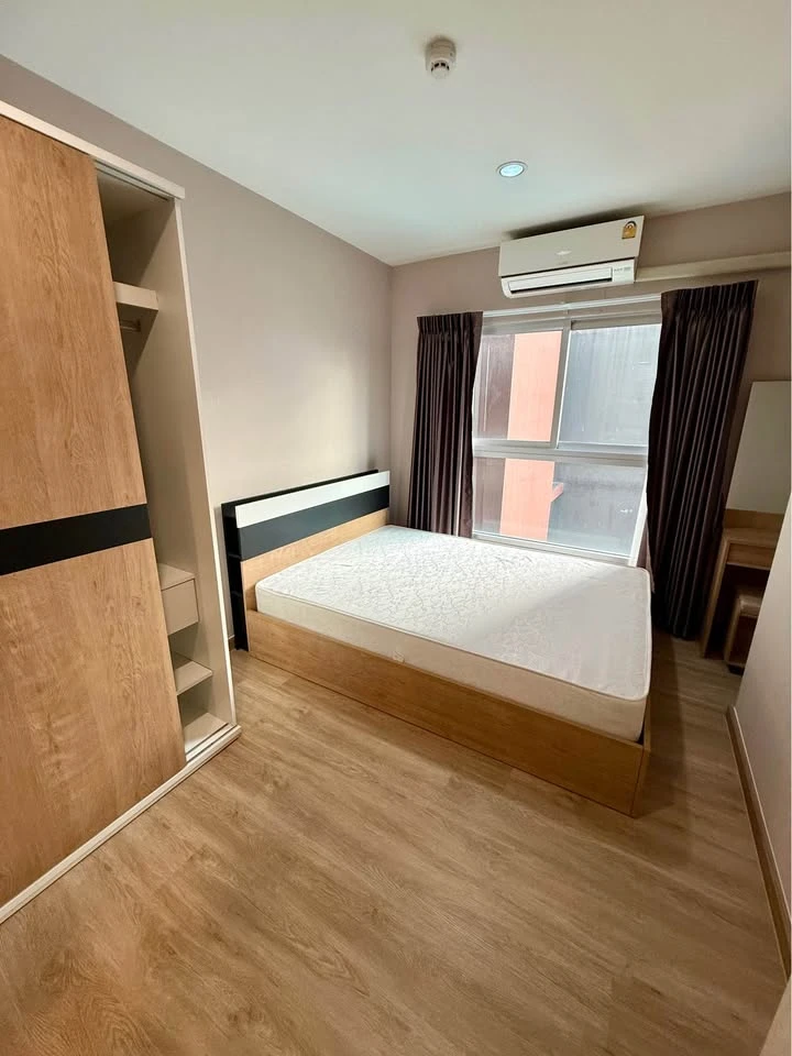 Plum Condo Ramkhamhaeng Station for rent, 8th floor. Fully furnished with appliances and washing machine. Pool view. Ready to move in.