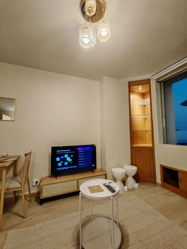 ให้เช่า พาร์คแลนด์ บางนา ตึก 9 ชั้น 7 ห้องกว้างมากๆ อยู่แล้วไม่อึดัอด พร้อมเฟอร์ครบ รีบจองก่อนพลาด