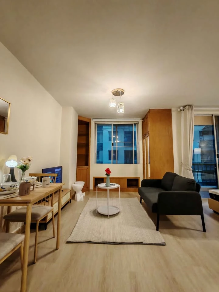 ให้เช่า พาร์คแลนด์ บางนา ตึก 9 ชั้น 7 ห้องกว้างมากๆ อยู่แล้วไม่อึดัอด พร้อมเฟอร์ครบ รีบจองก่อนพลาด