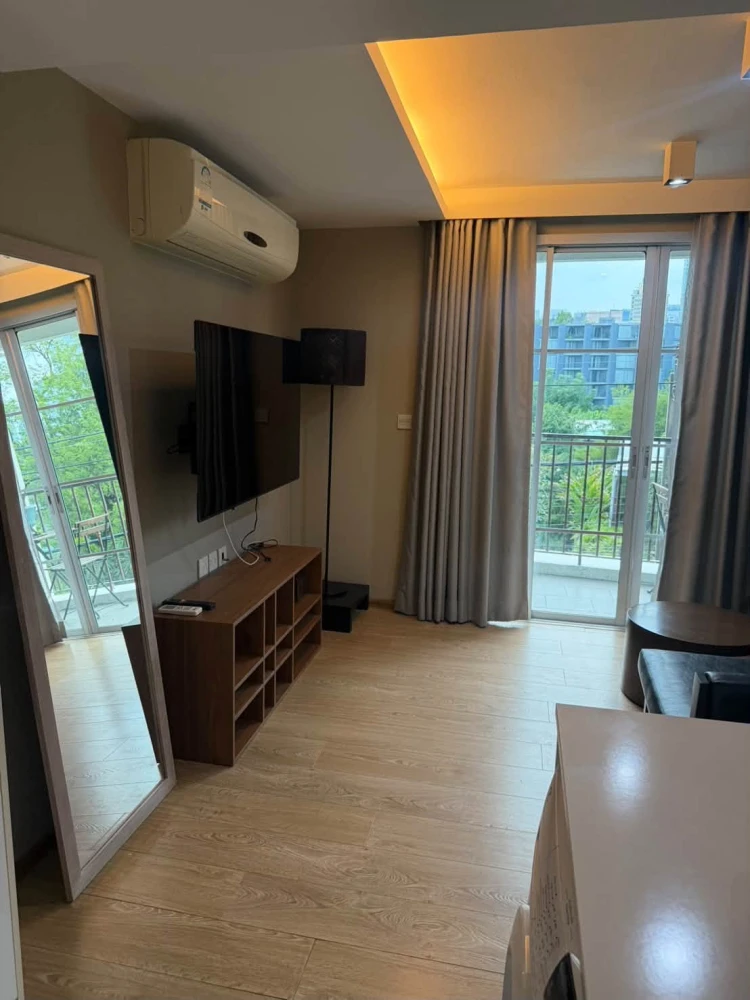 ให้เช่า มาเอสโตร 39 ชั้น 4 ห้องหัวมุม พื้นที่กว้างมาก มีเฟอร์นิเจอร์ครบทุอย่าง รีบจองเลย