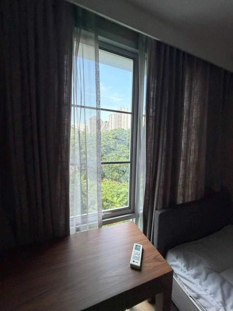 ให้เช่า มาเอสโตร 39 ชั้น 4 ห้องหัวมุม พื้นที่กว้างมาก มีเฟอร์นิเจอร์ครบทุอย่าง รีบจองเลย