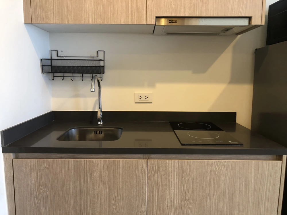 ให้เช่า ยูนิกซ์ เซาท์พัทยา (พัทยาใต้) ห้องสตูดิโอ วิวสระว่ายน้ำ เขาพระตำหนัก พร้อมเข้าอยู่ เฟอร์นิเจอร์ครบ