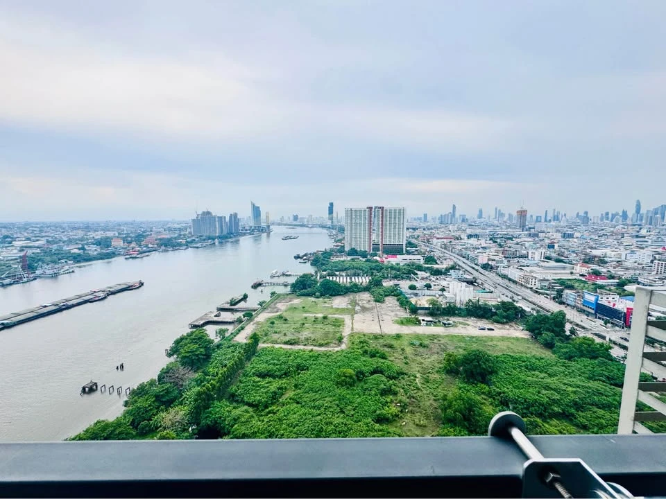 ให้เช่า ยู ดีไลท์ เรสซิเดนซ์ ริเวอร์ฟร้อนท์ พระราม 3 ชั้น 30 (ชั้นสูงสุด) ทิวทัศน์สะพานพระราม 9 และวิวแม่น้ำเจ้าพระยาแบบพาโนรามา ห้องพร้อมเข้าอยู่