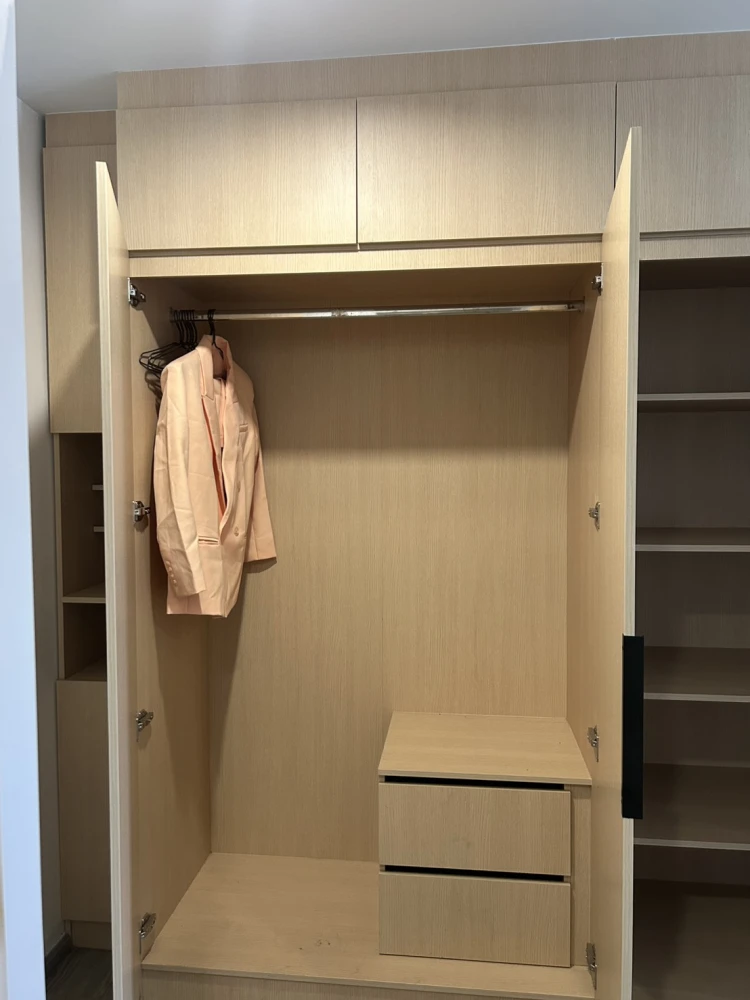 ให้เช่า รีช พหลโยธิน 52 ตึก D ชั้น 7 พร้อมเฟอร์นิเจอร์ครบเซต แบบนี้ต้องจอง