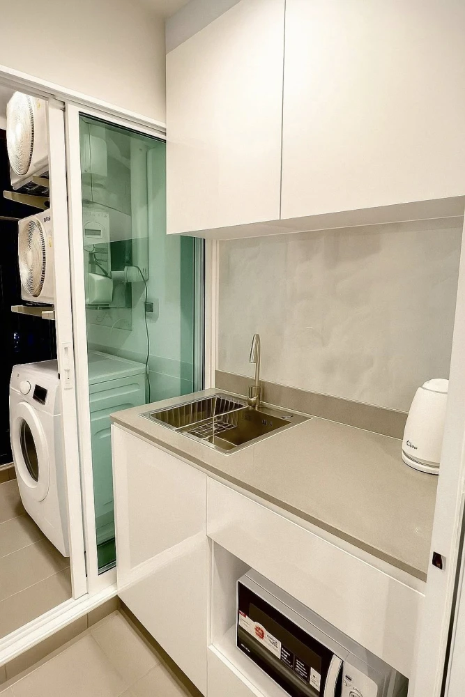 ให้เช่า รีเจนท์โฮม บางนา ชั้น 18 วิวโล่ง โปร่งสบาย   ตกแต่งครบ พร้อมเฟอร์นิเจอร์ + เครื่องใช้ไฟฟ้าครบชุด จองเลย