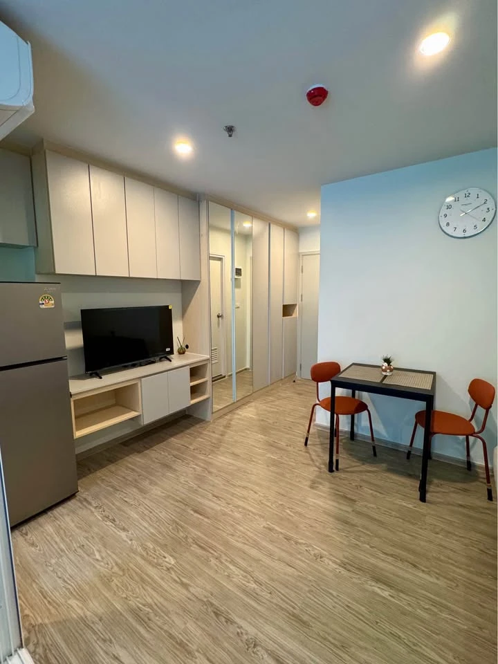 ให้เช่า รีเจ้นท์ โฮม บางนา ตกแต่งแบบ Built-in สวยมาก มี ชั้นวางของ และตู้เก็บของ พร้อมอยู่