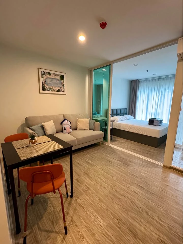ให้เช่า รีเจ้นท์ โฮม บางนา ตกแต่งแบบ Built-in สวยมาก มี ชั้นวางของ และตู้เก็บของ พร้อมอยู่