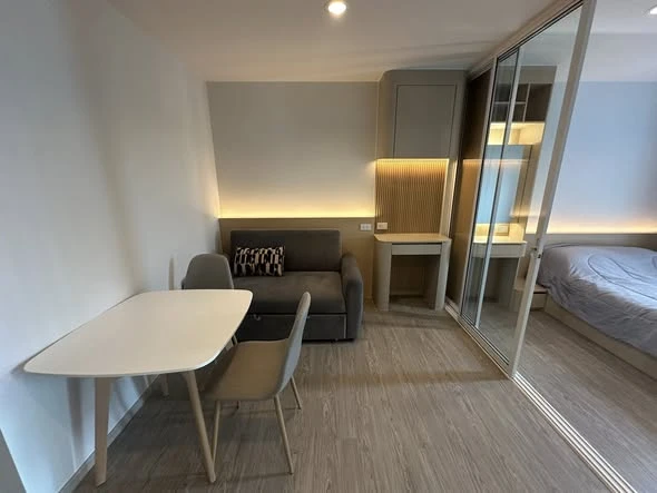 ให้เช่า รีเจ้นท์ โฮม บางนา ห้องพร้อมอยู่ เฟอร์พร้อม หิ้วกระเป๋าเข้าอยู่ได้เลย