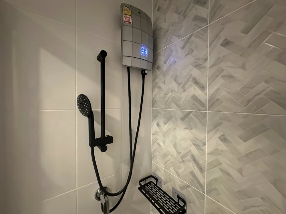 ให้เช่า รีเจ้นท์ โฮม บางนา ห้องพร้อมอยู่ เฟอร์พร้อม หิ้วกระเป๋าเข้าอยู่ได้เลย