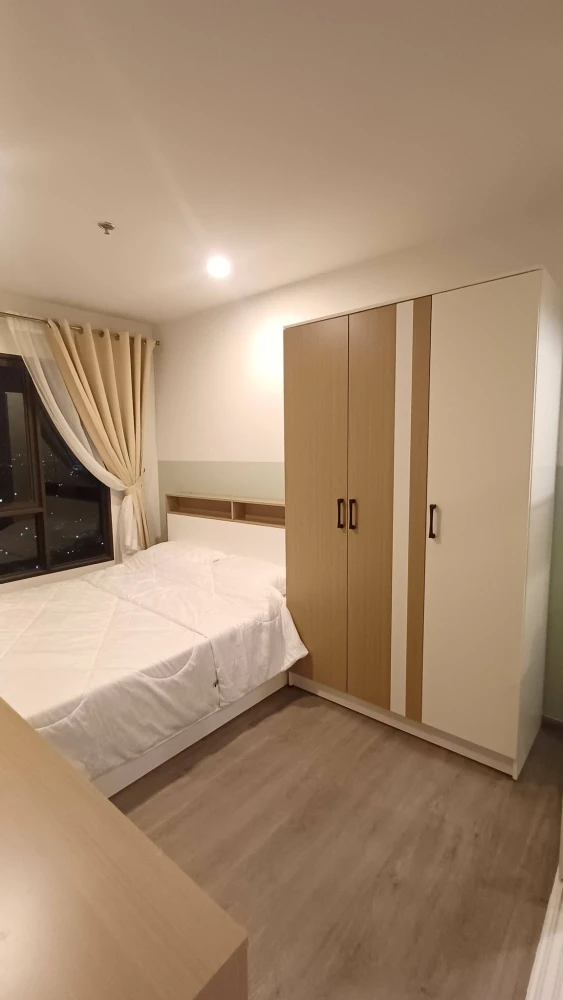 For rent: Regent Home Wutthakat. Well-partitioned rooms with separate zones. Affordable price. Everything you need is here. You must book now!