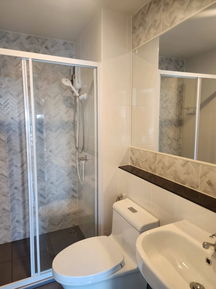 ให้เช่า รีเจ้นท์ โฮม วุฒากาศ ห้องพร้อมอยู่ ชั้นสูง เฟอร์พร้อม จองเลย