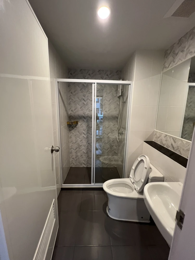 ให้เช่า รีเจ้นท์ โฮม วุฒากาศ ห้องสวย ชั้นสูง ตึก A ห้องหน้ากว้าง พร้อมเฟอร์นิเจอร์และเครื่องใช้ไฟฟ้า รีบจองเลย