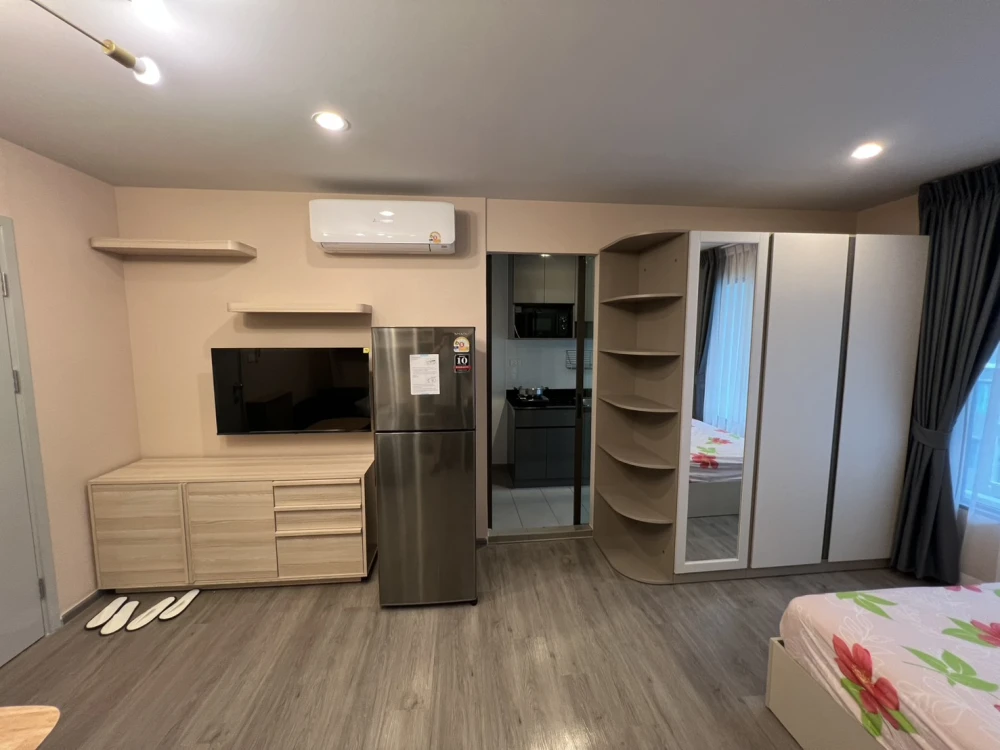 ให้เช่า รีเจ้นท์ โฮม วุฒากาศ ห้องสวย ชั้นสูง ตึก A ห้องหน้ากว้าง พร้อมเฟอร์นิเจอร์และเครื่องใช้ไฟฟ้า รีบจองเลย