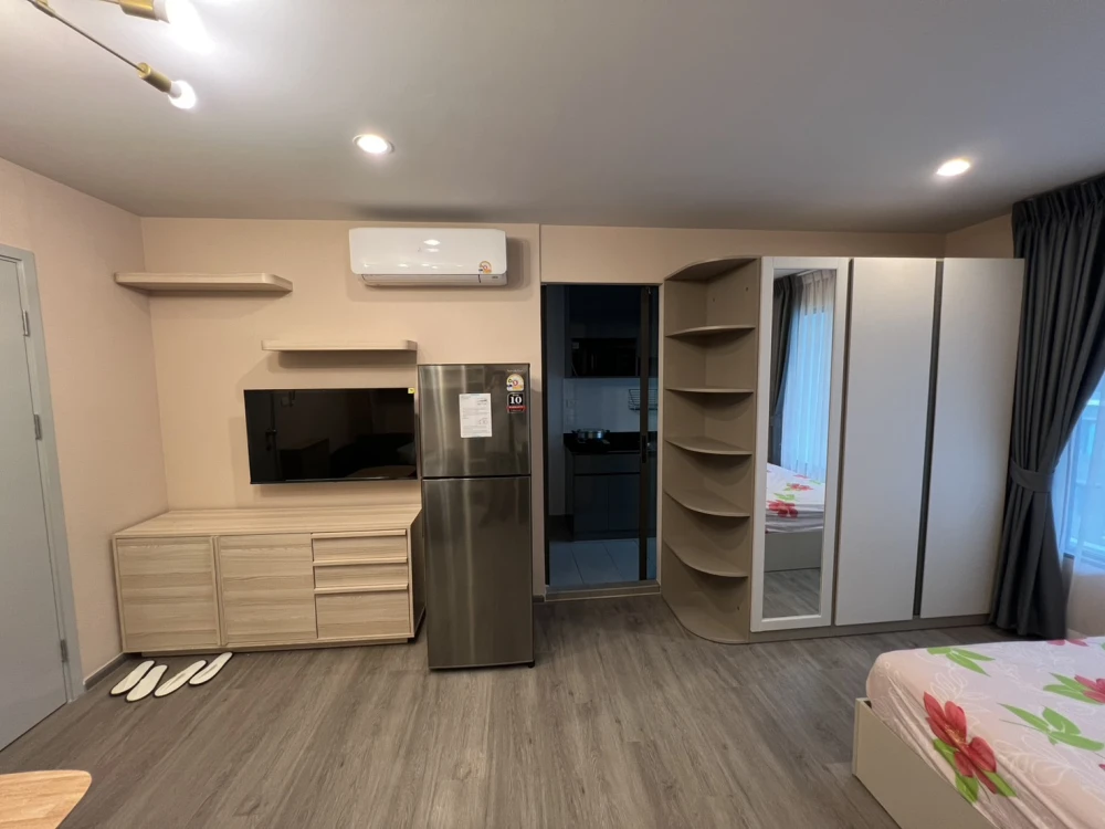 ให้เช่า รีเจ้นท์ โฮม วุฒากาศ ห้องสวย ชั้นสูง ตึก A ห้องหน้ากว้าง พร้อมเฟอร์นิเจอร์และเครื่องใช้ไฟฟ้า รีบจองเลย