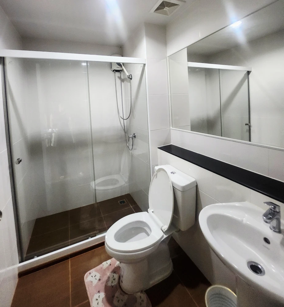 ให้เช่า รีเจ้นท์ โฮม สุขุมวิท 81 ห้องริม ชั้น 4 มี 2 ห้องนอน 2 ห้องน้ำ ตกตแ่งสวยมาก ดูดีมีสไลต์สุดๆ สนใจจองเลย