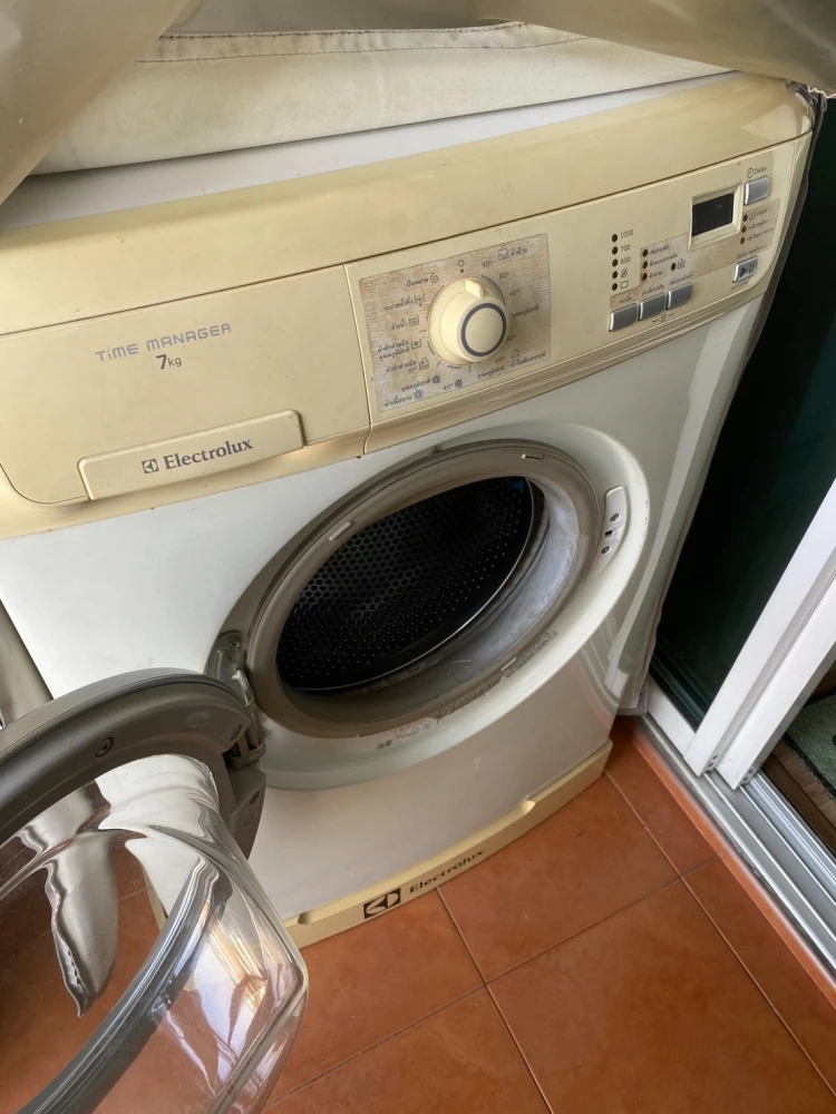 ให้เช่า รีเจ้นท์ โฮม 12 ลาดพร้าว 41  ชั้น 8 ห้องมุมสุด ขนาด 32 ตรม หน้าห้องไม่ตรง กับใคร เงียบสงบมากๆ รีบจองเลย