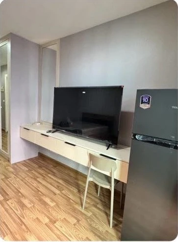 ให้เช่า รีเจ้นท์ โฮม 15 แจ้งวัฒนะ ติดวอลเปเปอร์ทั้งห้อง  ตู้เสื้อผ้าบิวขนาดใหญ่ เฟอร์ เครื่องใช้ไฟฟ้า ครบ ห้ามพลาด