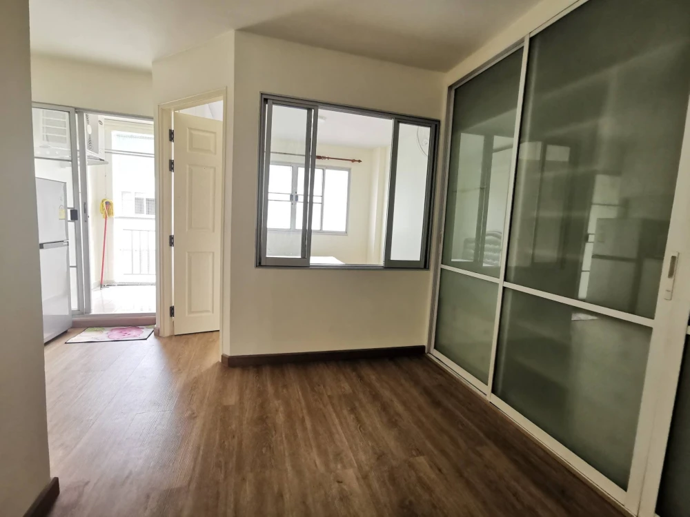 ให้เช่า  ลุมพินี คอนโดทาวน์ รามอินทรา - หลักสี่ ห้องพร้อมอยู่ ราคาสบายกระเป๋า เฟอร์พร้อม + เครื่องใช้ไฟฟ้าครบ จองเลย