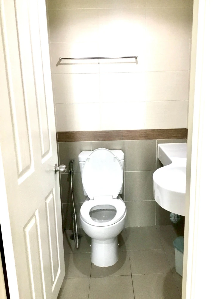 ให้เช่า ลุมพินี พาร์ค ปิ่นเกล้า ห้องน่าอยู่ ชั้น 11 มาพ้อมเฟอร์นิเจอร์และเครื่องใช้ไฟฟ้าครบครัน พลาดแล้วจะเสียใจ