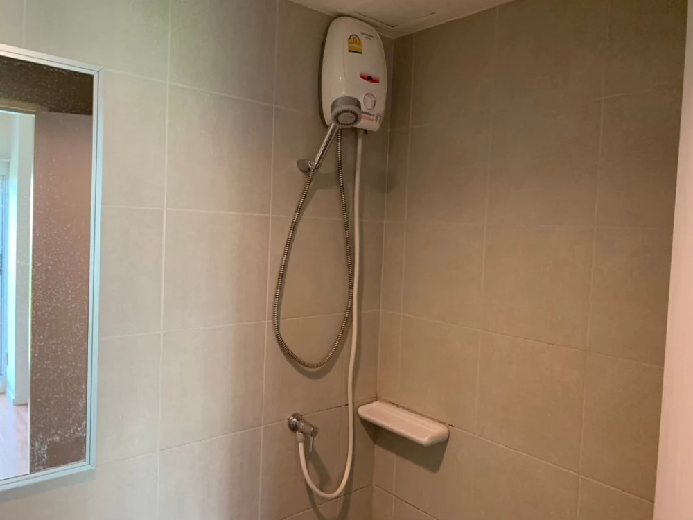 ให้เช่า ลุมพินี พาร์ค เพชรเกษม 98 วิวสระว่ายน้ำ ห้องอยู่ชั้น 3 รับลมดี แดดไม่ส่องทั้งวัน ต้องจัดแล้ว