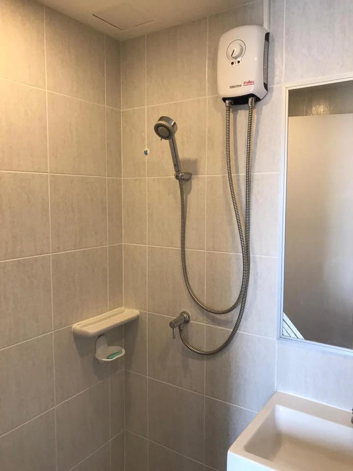 ให้เช่า ลุมพินี วิลล์ ราชพฤกษ์-บางแวก วิวสระว่ายน้ำ ห้องสวย คอนโด เงียบ สงบ ติกวอลเปเปอร์ทั้งห้อง จองเลย