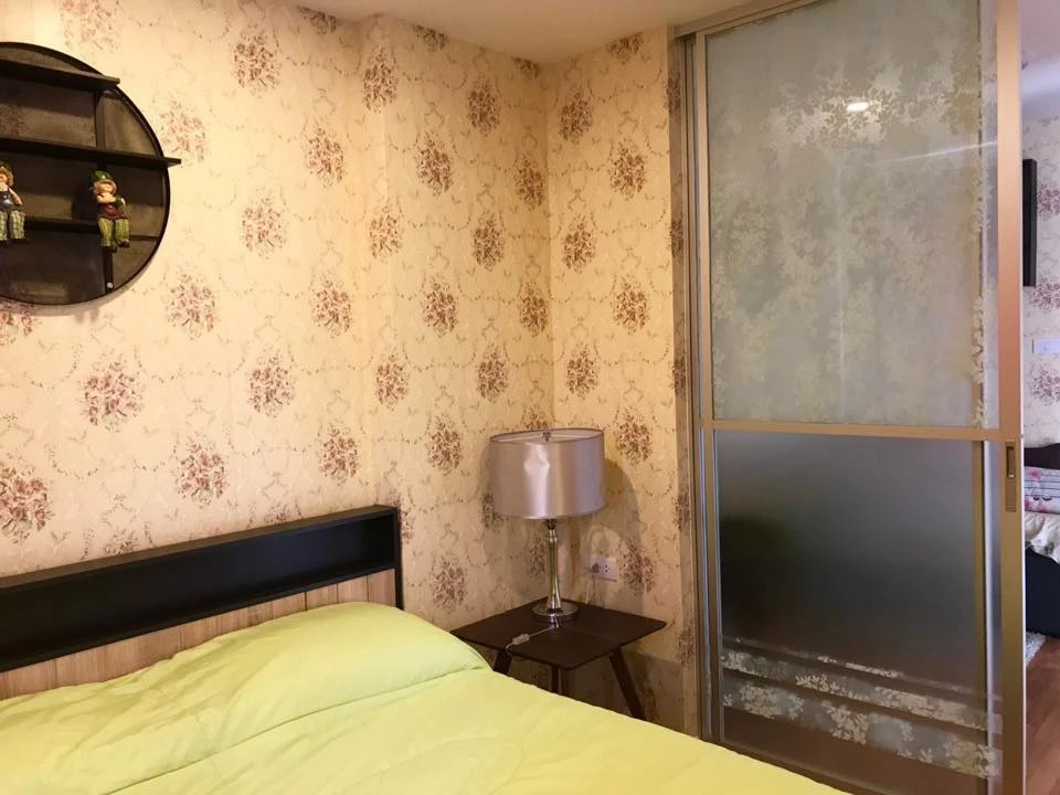 ให้เช่า ลุมพินี วิลล์ ราชพฤกษ์-บางแวก วิวสระว่ายน้ำ ห้องสวย คอนโด เงียบ สงบ ติกวอลเปเปอร์ทั้งห้อง จองเลย