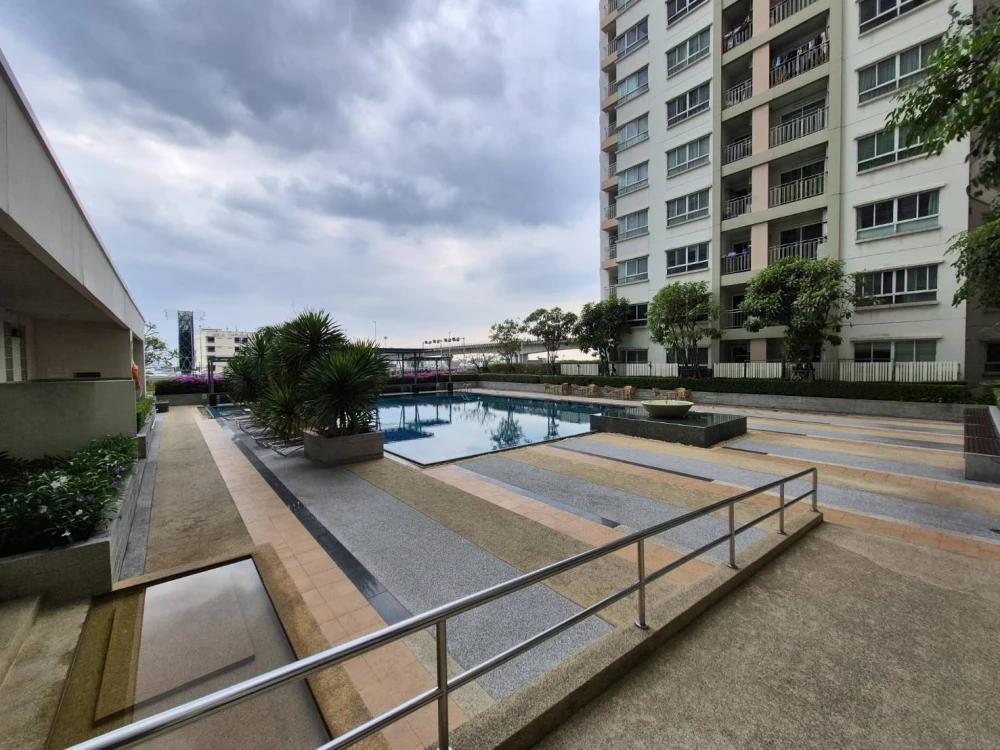 ให้เช่า ลุมพินี สวีท ปิ่นเกล้า ห้องพร้อมอยู่ เฟอร์พร้อม รีบจองเลย+++