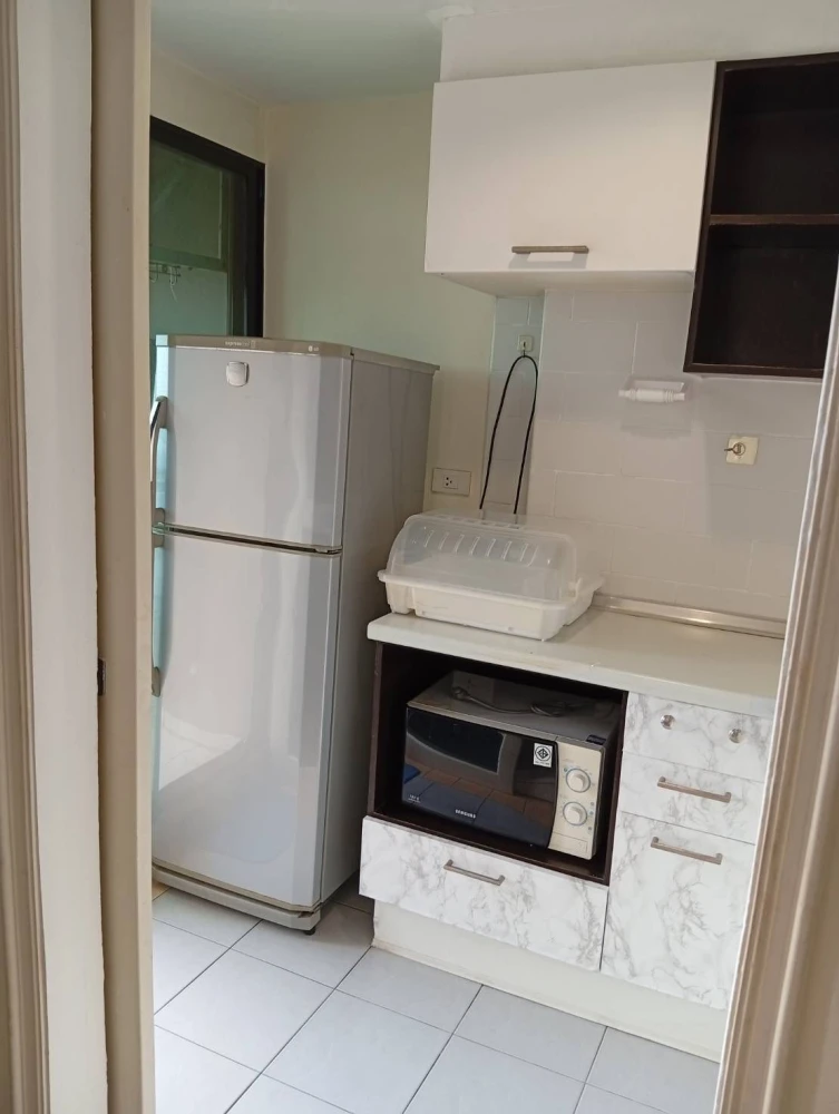 ให้เช่า ลุมพินี เพลส นราธิวาส – เจ้าพระยา ห้องมุม ลมดี เป็นส่วนตัว เฟอร์นิเจอร์และเครื่องใช้ไฟฟ้าครบ พร้อมเข้าอยู่