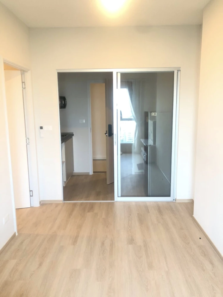 ให้เช่า ลุมพินี เพลส แจ้งวัฒนะ-ปากเกร็ด สเตชั่น ห้องขนาด 28 ตรม ชั้น 19 มีเครื่องซักผ้า โต๊ะกินข้าว ไม่จองไหวหรอ