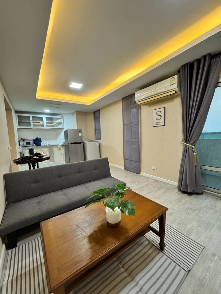 ให้เช่า วิคตอเรีย เลควิว คอนโดมิเนียม ห้องใหญ่ 2 ห้องนอน ติดวอลเปเปอร์ ลมดีมาก ในราคาเบาๆ คุ้มแบบนี้ต้องจอง