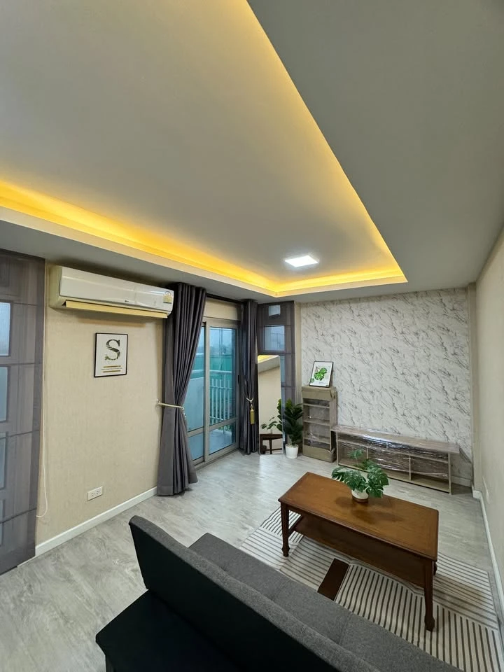 ให้เช่า วิคตอเรีย เลควิว คอนโดมิเนียม ห้องใหญ่ 2 ห้องนอน ติดวอลเปเปอร์ ลมดีมาก ในราคาเบาๆ คุ้มแบบนี้ต้องจอง