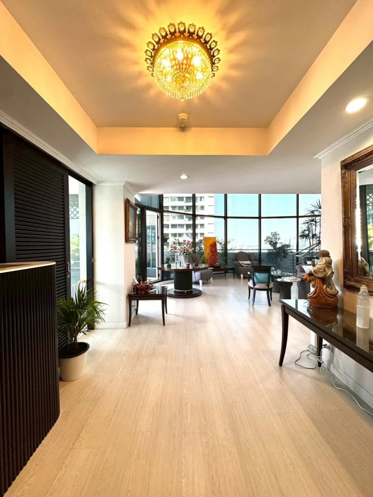 ให้เช่า ศุภาลัย เพลส สุขุมวิท 39 เพนท์เฮาส์ Triplex หรูคลาสสิก พื้นที่ใช้สอยจุใจ ครบจบที่นี่ รีบมาจองเลย อย่าพลาด
