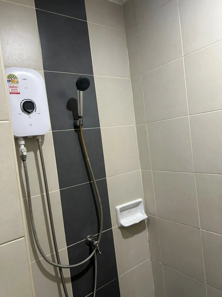 ให้เช่า สัมมากร เอสเก้า คอนโดมิเนียม ห้องสตูดิโอ ชั้น 3  เฟอร์และเครื่องใช้ไฟฟ้าครบ พร้อมอยู่