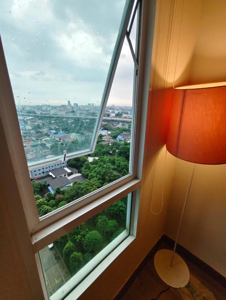 ให้เช่า ห้องคอมบาย Regent Home27 ห้องมุมวิวสวน เฟอร์ เครื่องใช้ไฟฟ้าครบ รีบมาจองเลย อย่าพลาด