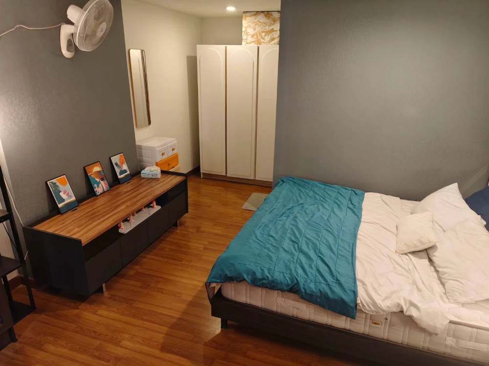 ให้เช่า ห้องคอมบาย Regent Home27 ห้องมุมวิวสวน เฟอร์ เครื่องใช้ไฟฟ้าครบ รีบมาจองเลย อย่าพลาด