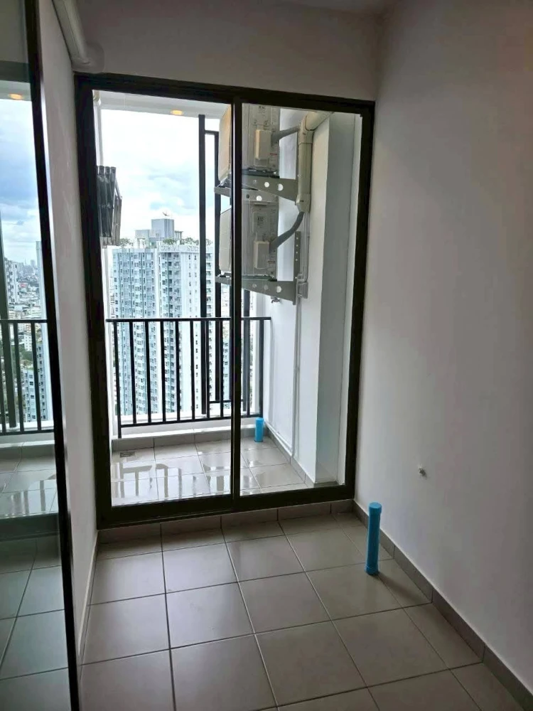 ให้เช่า ห้องเปล่า คอนโดรีเจ้นท์โฮม วุฒากาศ ชั้นสูง วิวเมืองทิศตะวันออก มาพร้อมราคาสุดพอเศษ มาจองเลย อย่ารอช้า