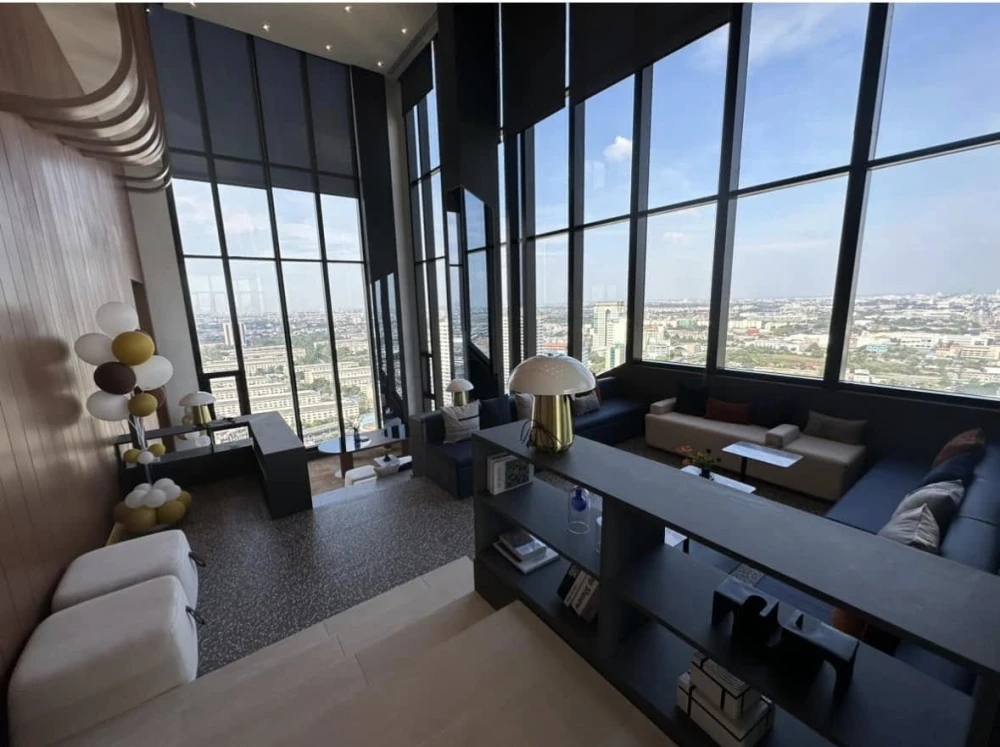 ให้เช่า ออริจิ้น ปลั๊ก แอนด์ เพลย์ รามคำแหง ทริปเปิ้ล สเตชั่น ห้องมุม เพดานสูง วิวเมืองสวยปัง จองเลย