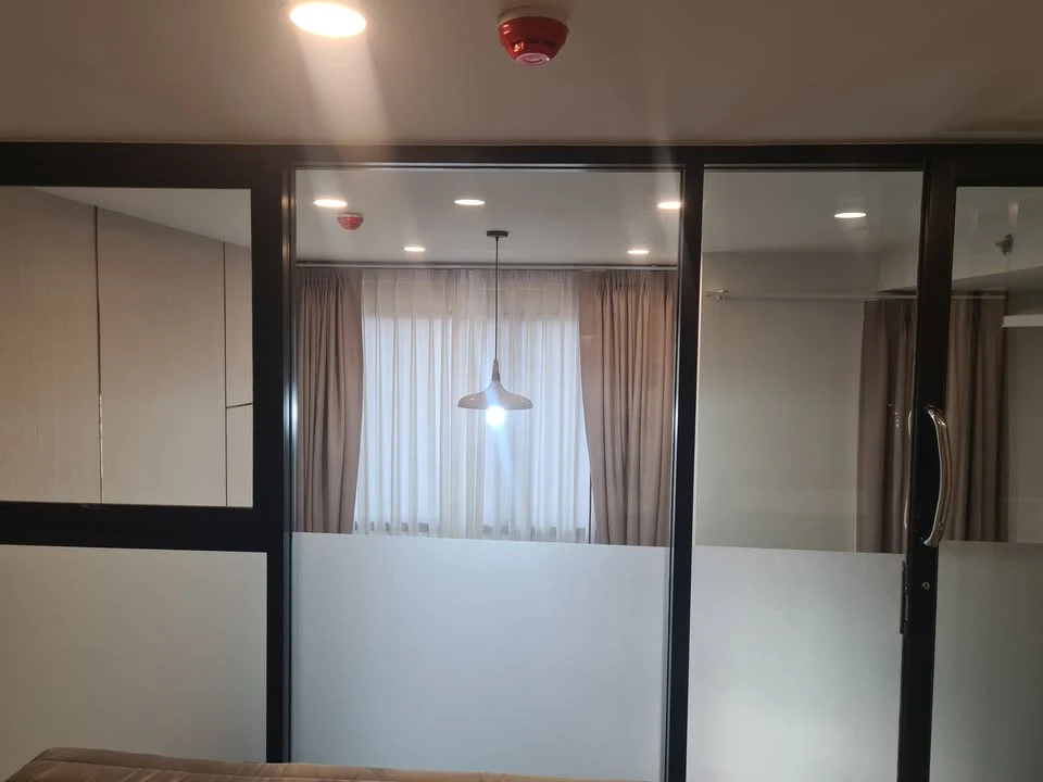 ให้เช่า ออริจิ้น ปลั๊ก & เพลย์ นนทบุรี สเตชั่น ห้อง Duospace เพดานสูง แต่งบิวท์อินสุดเริ่ด ห้ามพลาด